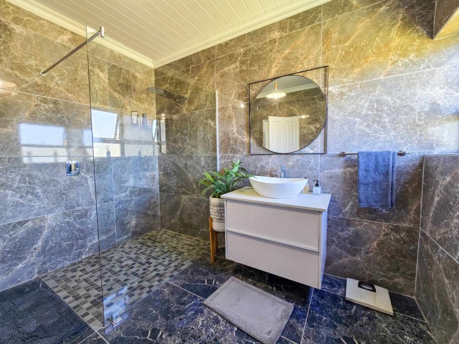 3 Bedroom Property for Sale in Stilbaai Wes Western Cape